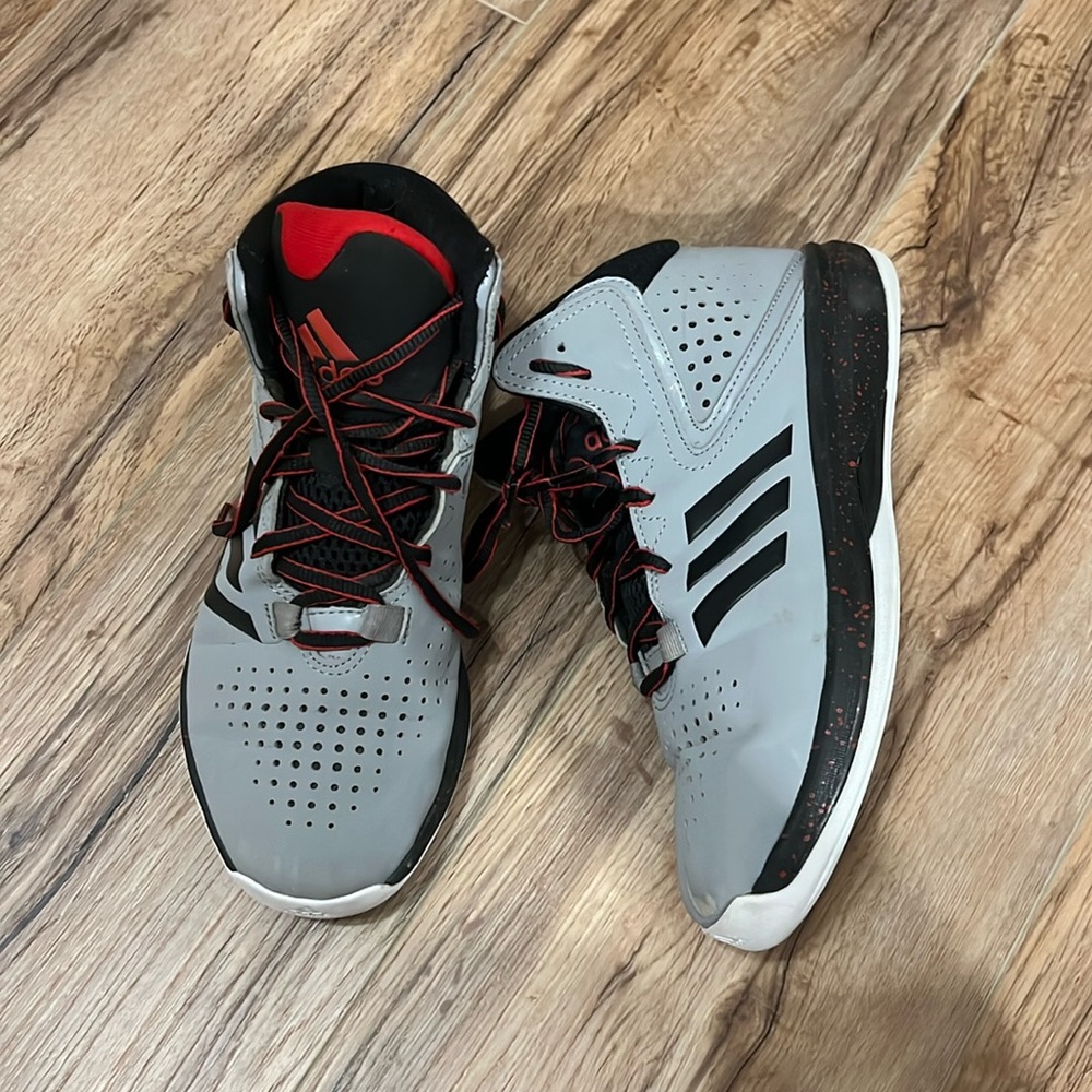 Adidas women’s basketball shoes size 6